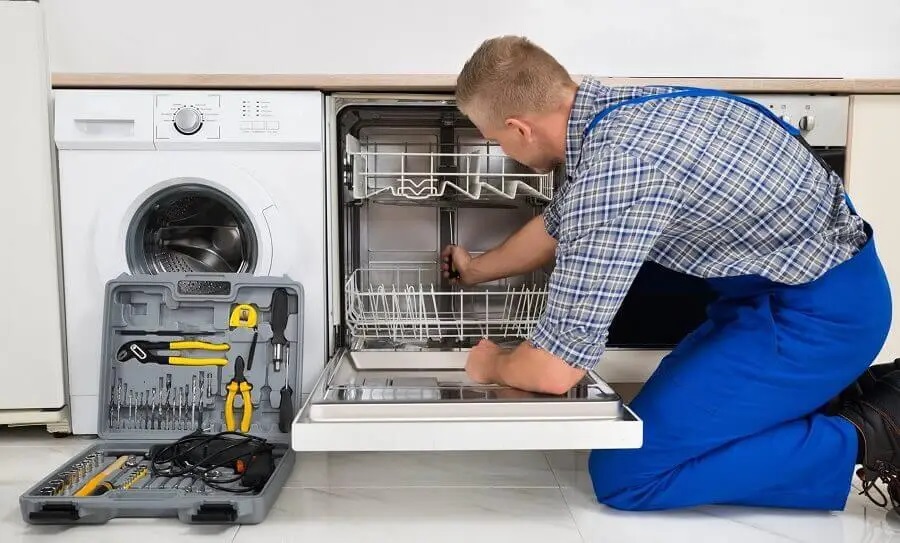Beypazarı Silverline servisi teknisyen ekibi beyaz eşya tamiri yaparken